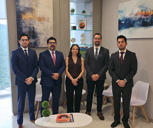 Especialistas de PLENUM AGING